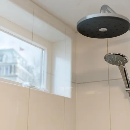 בית הארחה Houseboat Next To Amstel אמסטרדם