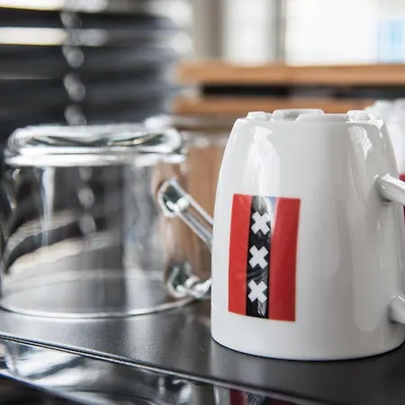 Houseboat Next To Amstel אמסטרדם