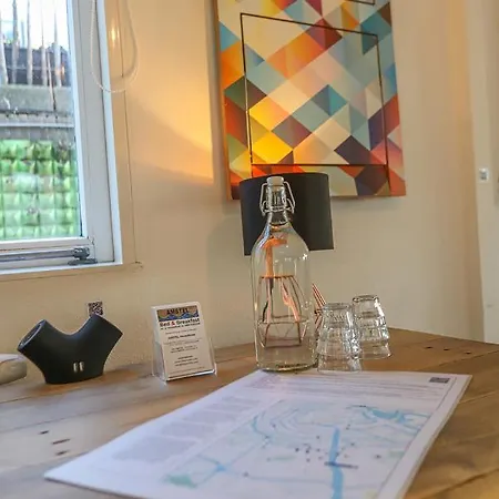 בית הארחה Houseboat Next To Amstel 4*