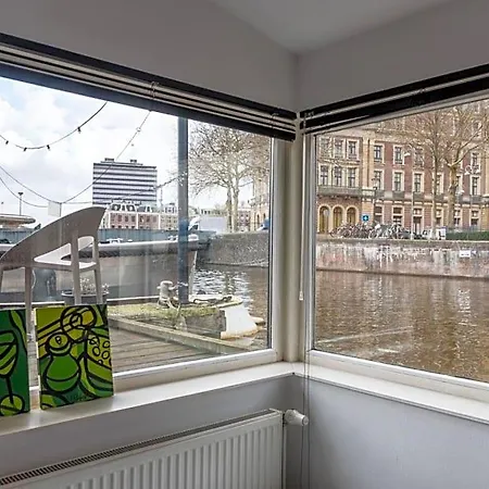 Houseboat Next To Amstel ゲストハウス 4*
