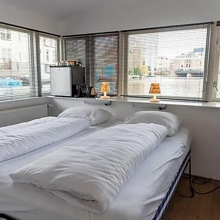 ゲストハウス Houseboat Next To Amstel
