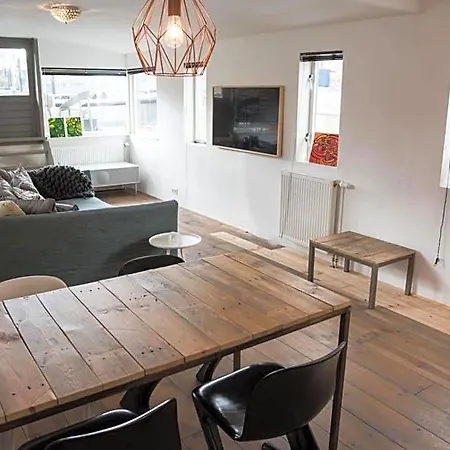 ゲストハウス Houseboat Next To Amstel 4*