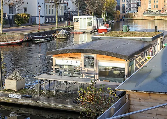 Houseboat Next To Amstel Guest house 4*
