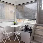 게스트하우스 Houseboat Next To Amstel