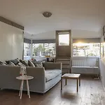 게스트하우스 Houseboat Next To Amstel