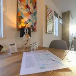 게스트하우스 Houseboat Next To Amstel 암스테르담